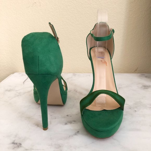 SOLD❤️ Size 9 Green Suede Open Toe Sandal - Picture 3 of 8